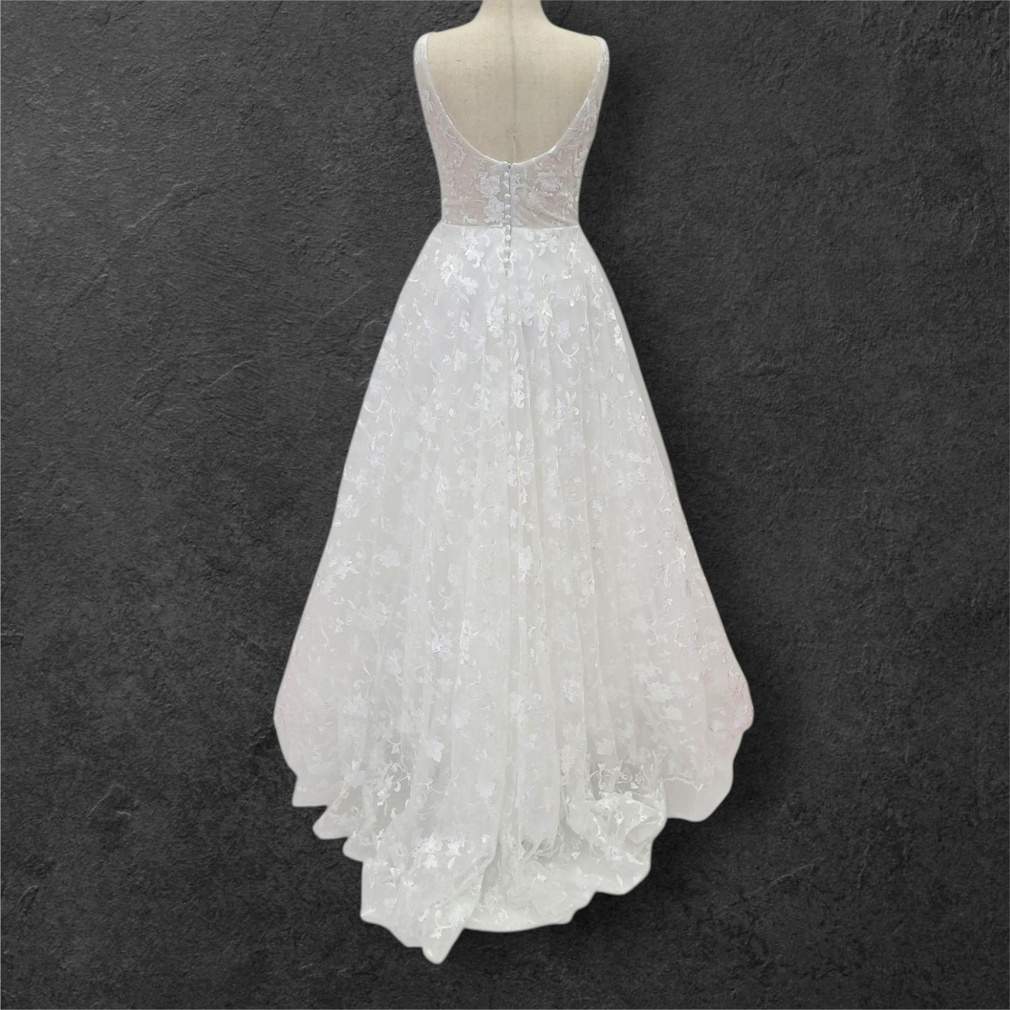 Ballgown Scoop Neck Wedding Dress with Floral Embroidery
