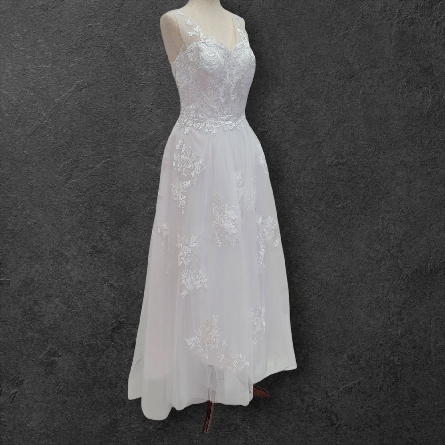 Classic A-Line Wedding Dress with Embroidered Appliques on Tulle