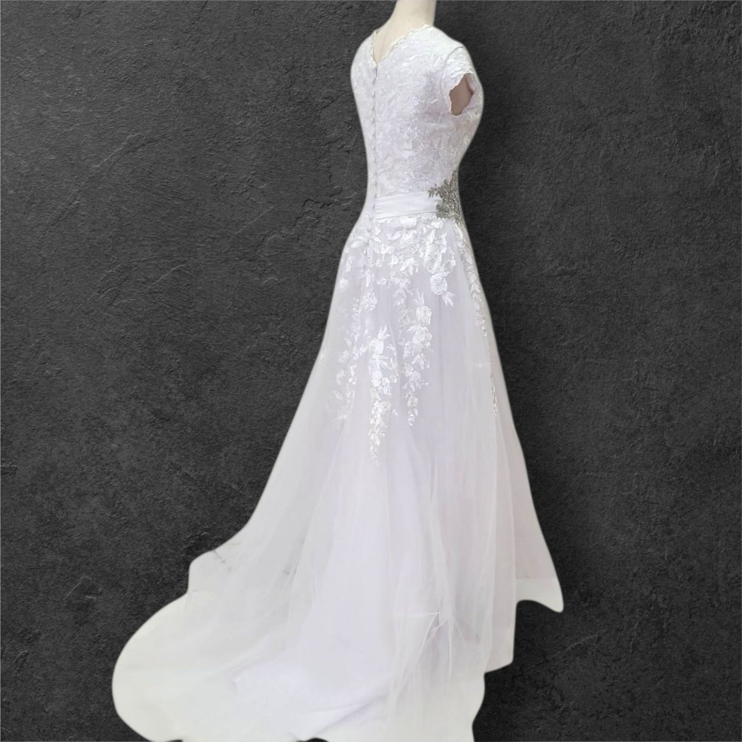 Cap Sleeve A Line Wedding Dress with Floral Appliques on Tulle Skirt with Silver Side Broach