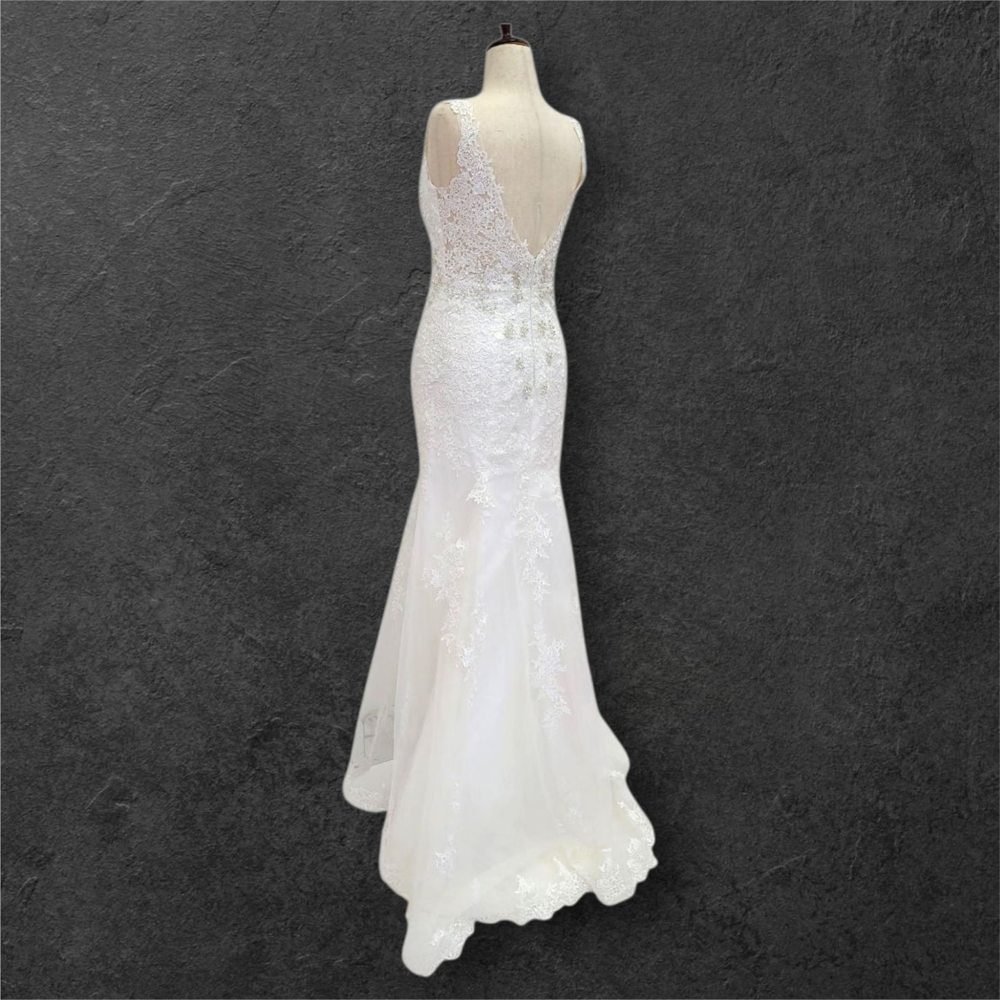 Elegant Fitted Wedding Dress with Low V-Back