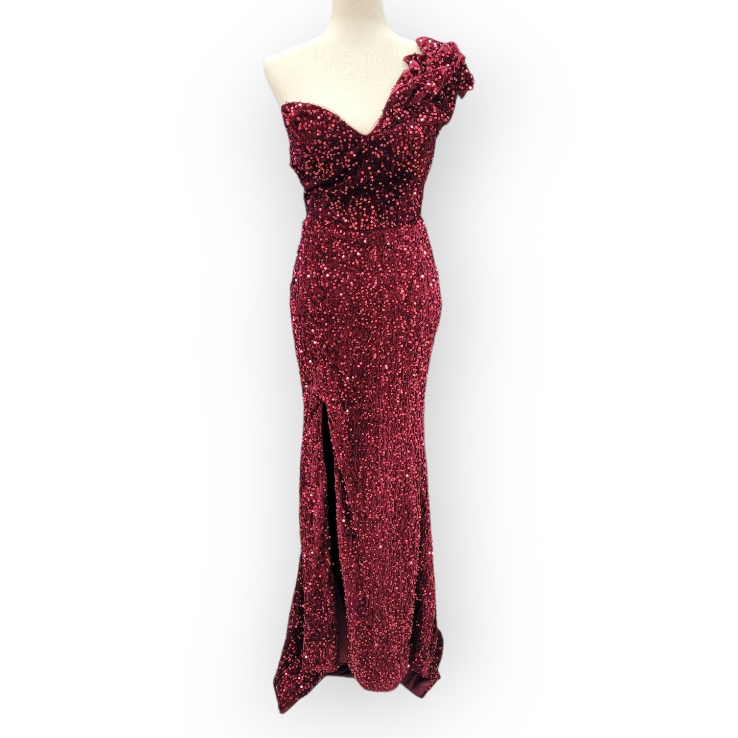 Elegant and Fun Sequin Evening Gown with Decorative Shoulder Strap