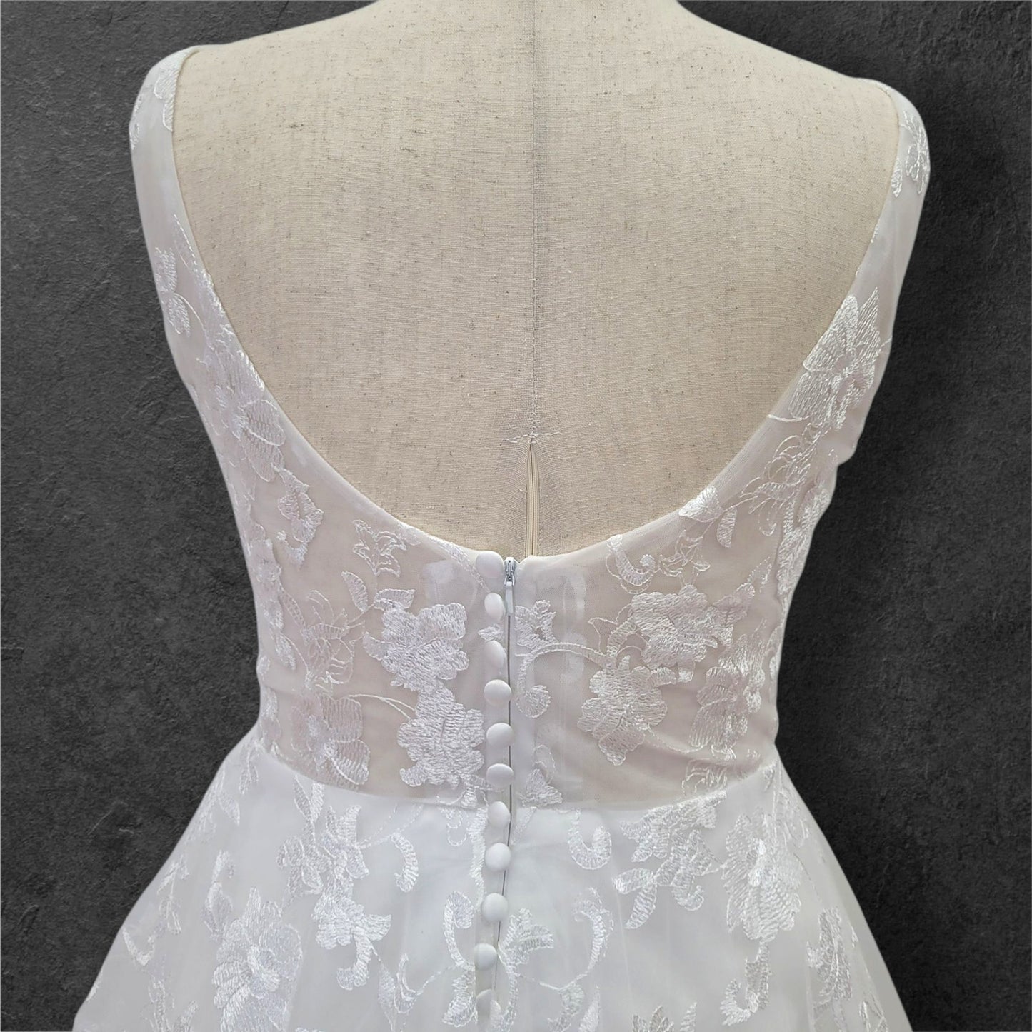 Ballgown Scoop Neck Wedding Dress with Floral Embroidery
