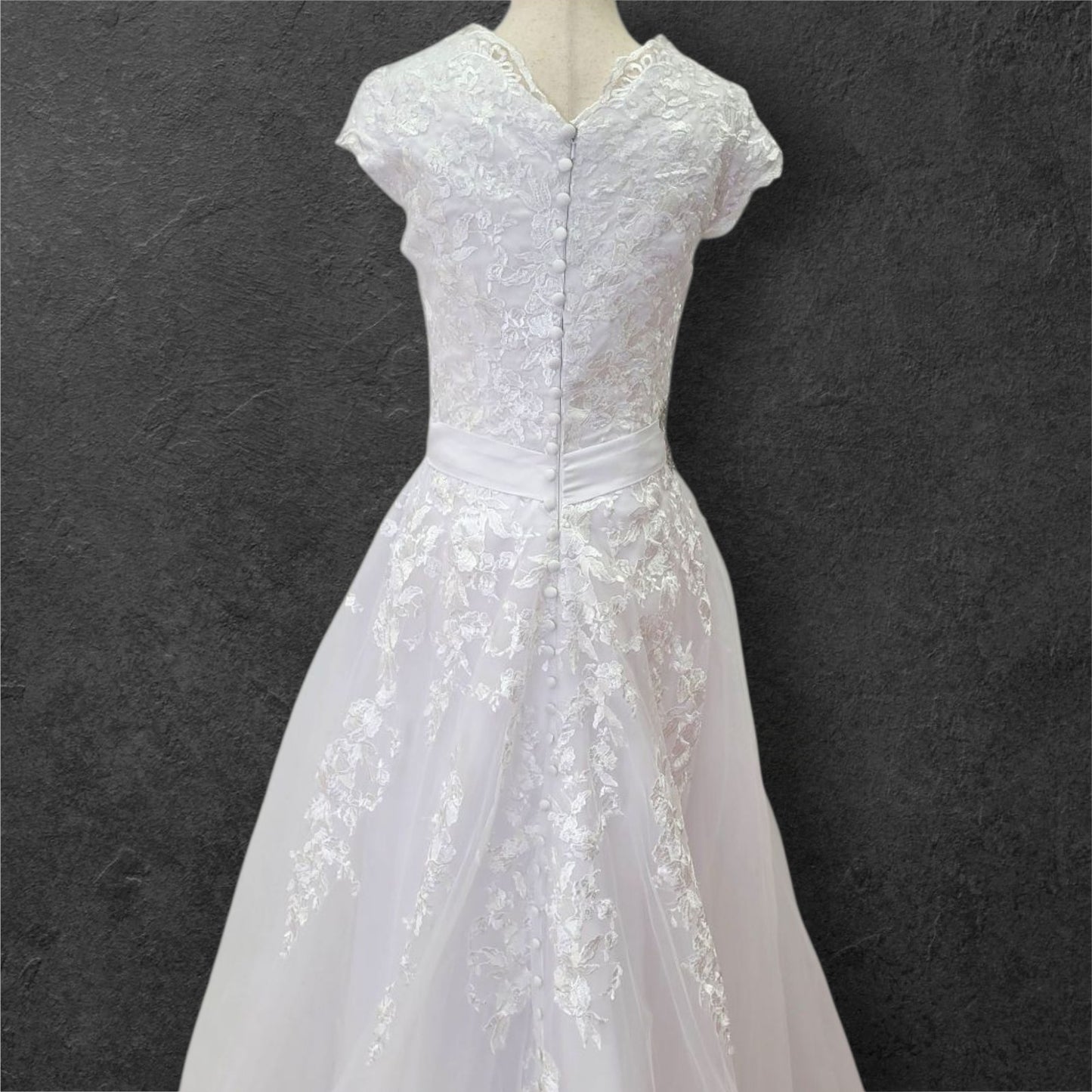 Cap Sleeve A Line Wedding Dress with Floral Appliques on Tulle Skirt with Silver Side Broach