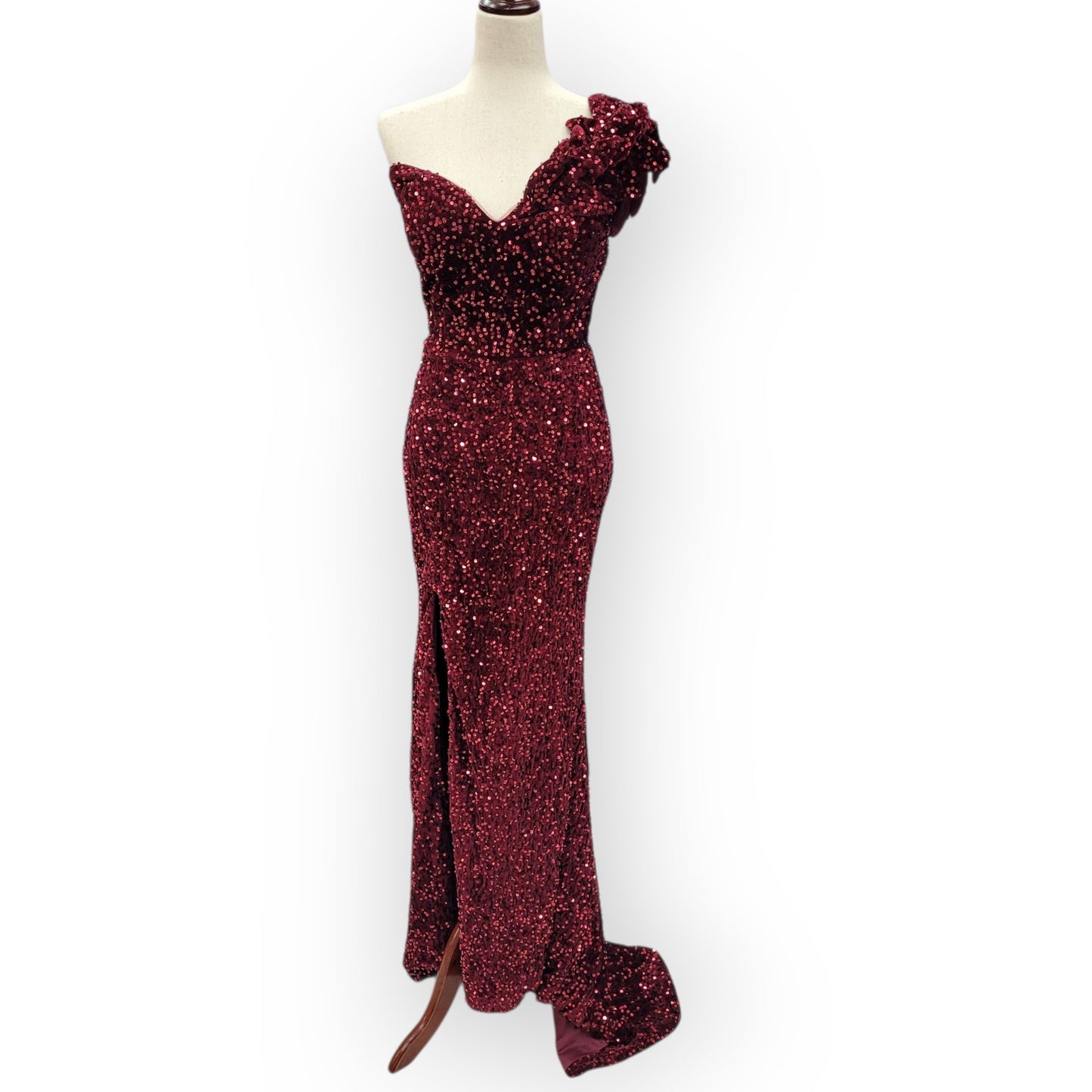 Elegant and Fun Sequin Evening Gown with Decorative Shoulder Strap