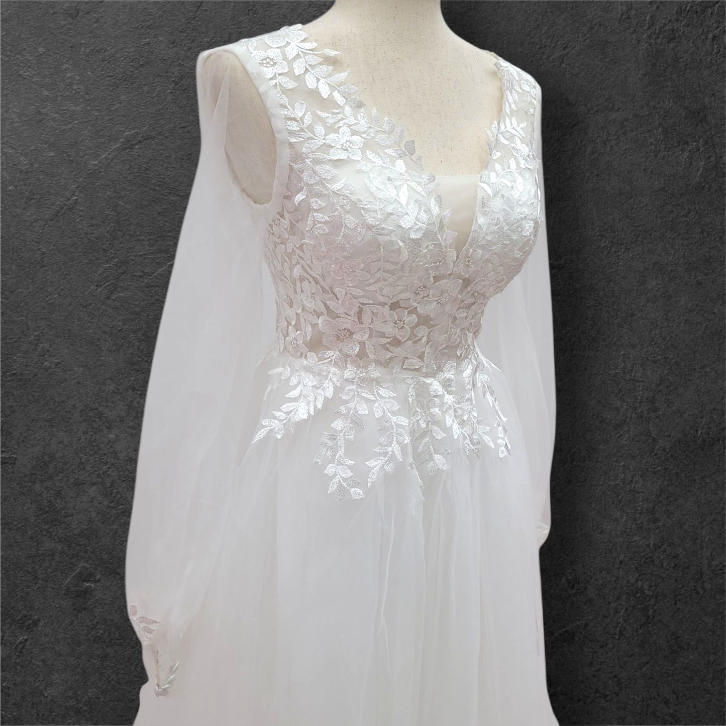 Long Sleeve A-Line Tulle Wedding Dress
