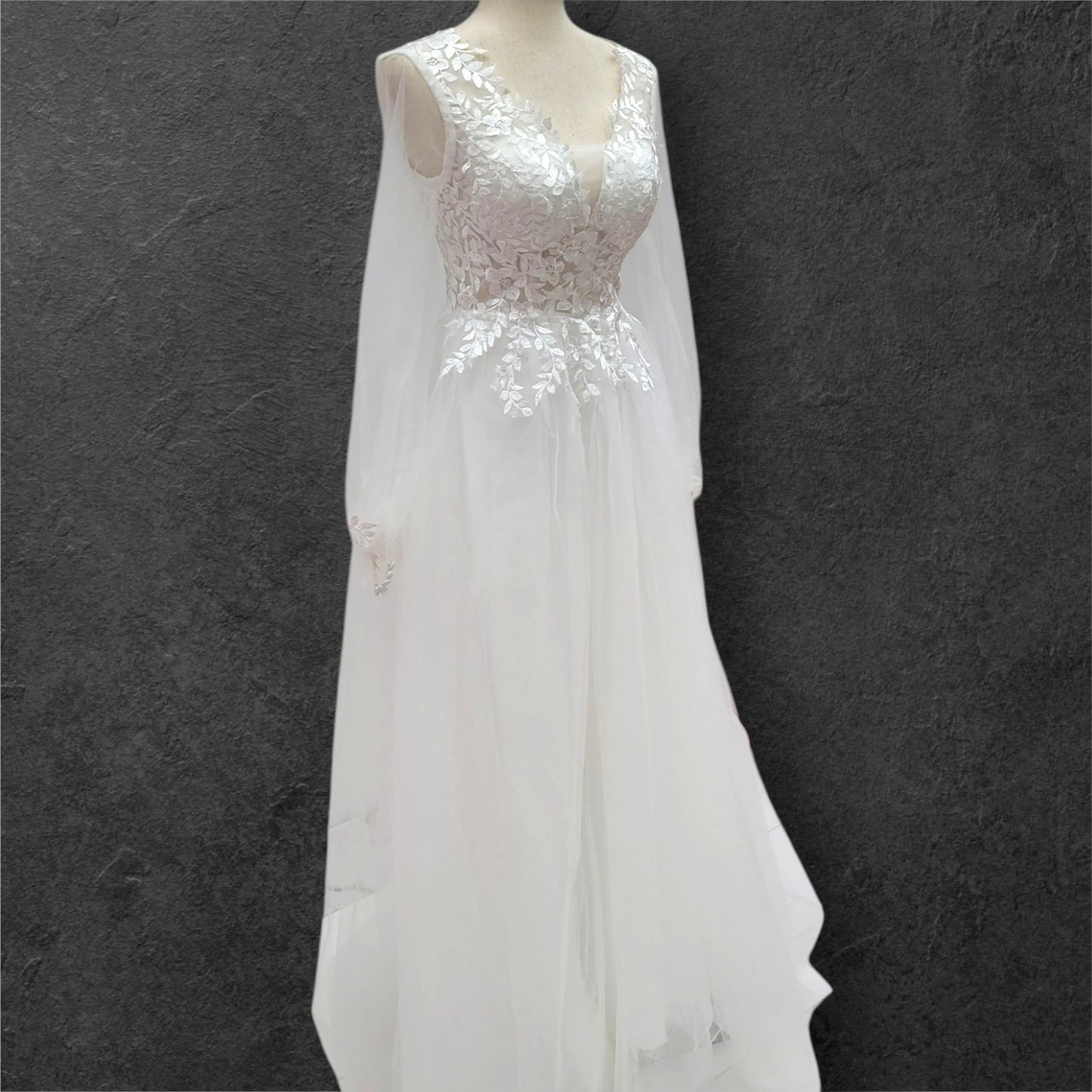 Long Sleeve A-Line Tulle Wedding Dress