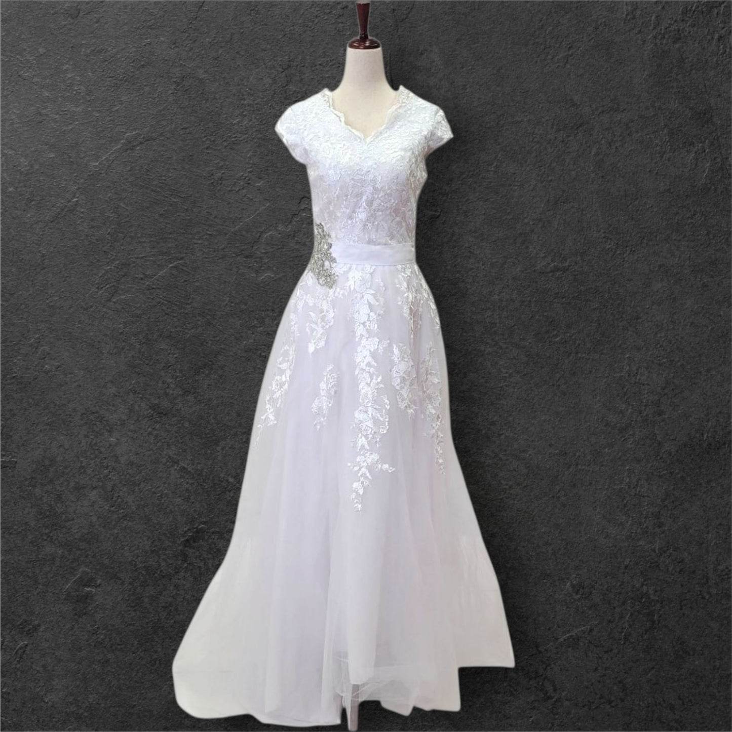 Cap Sleeve A Line Wedding Dress with Floral Appliques on Tulle Skirt with Silver Side Broach