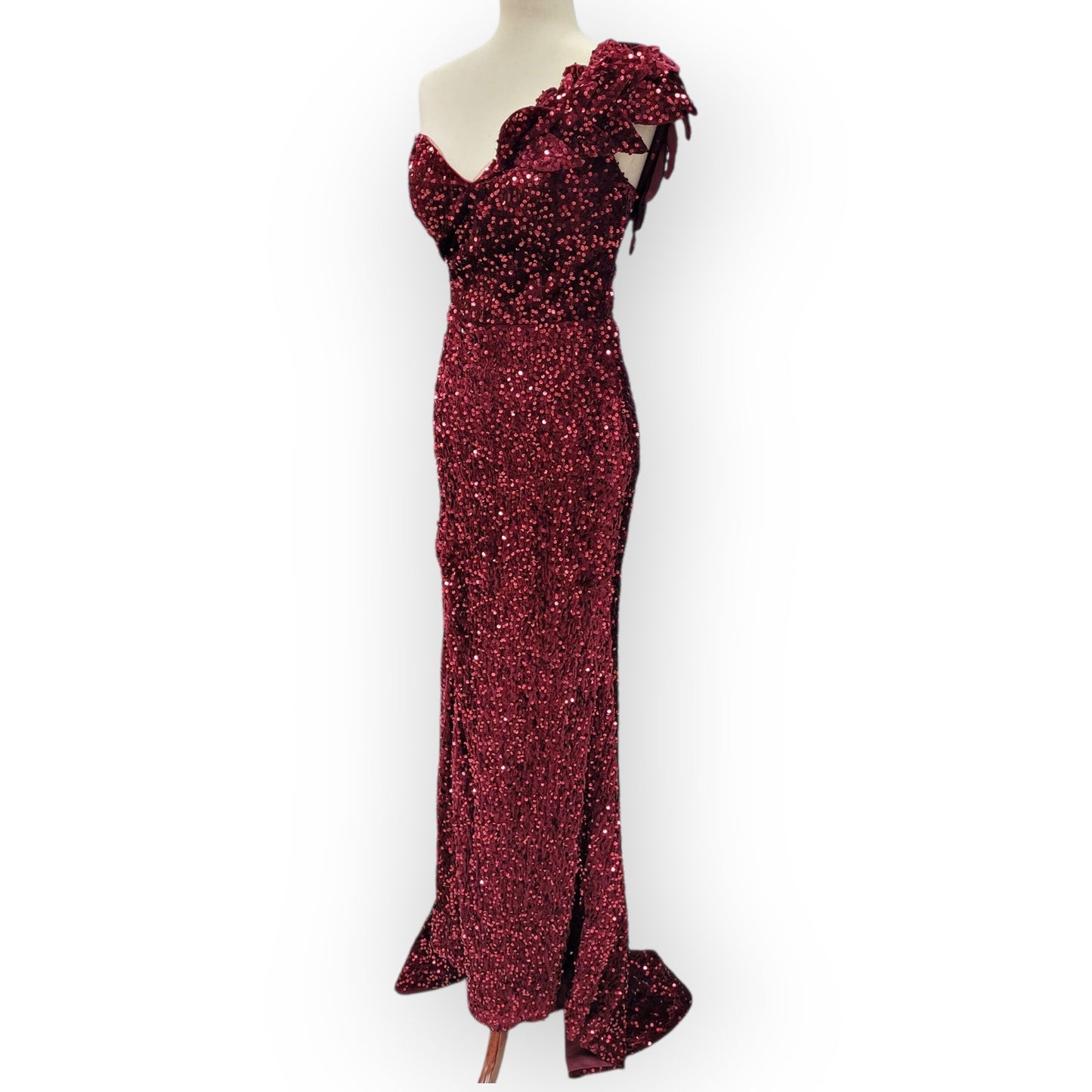 Elegant and Fun Sequin Evening Gown with Decorative Shoulder Strap