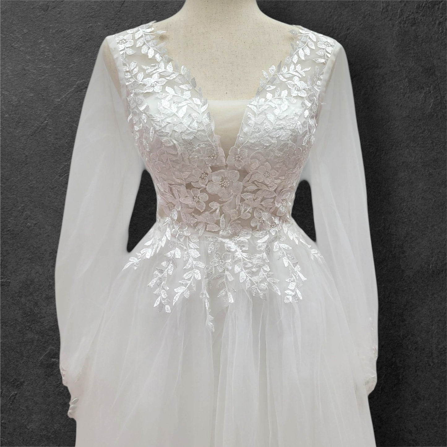 Long Sleeve A-Line Tulle Wedding Dress