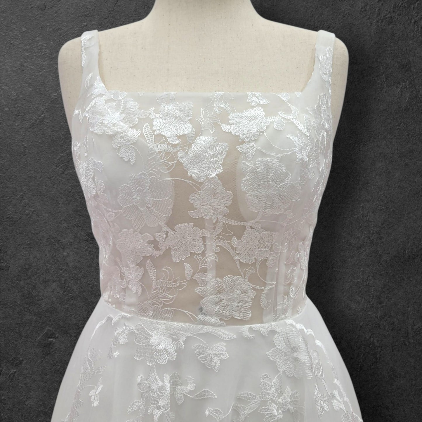 Ballgown Scoop Neck Wedding Dress with Floral Embroidery