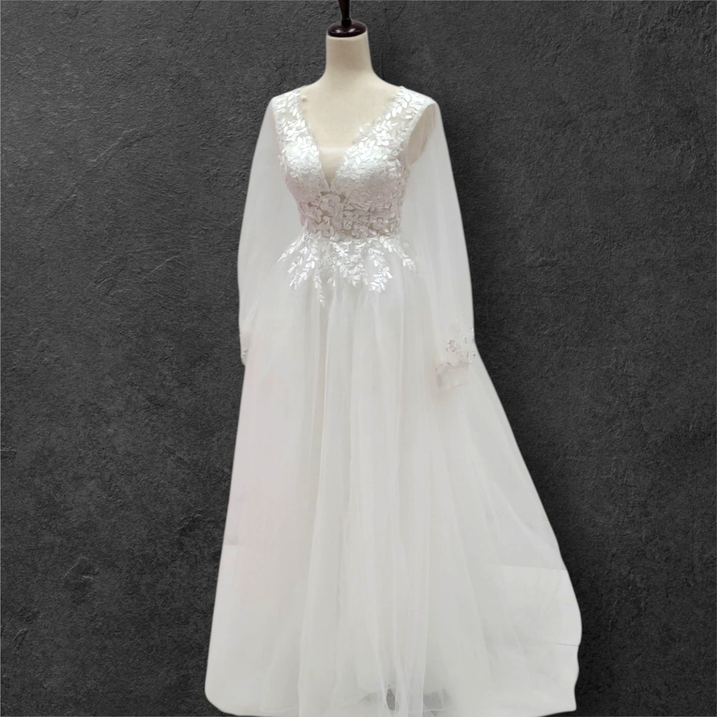 Long Sleeve A-Line Tulle Wedding Dress