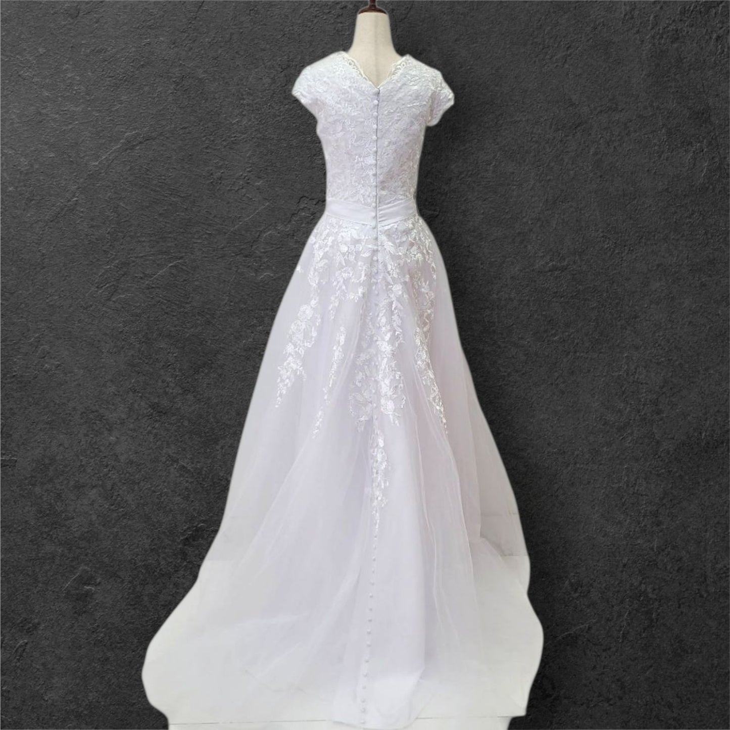 Cap Sleeve A Line Wedding Dress with Floral Appliques on Tulle Skirt with Silver Side Broach