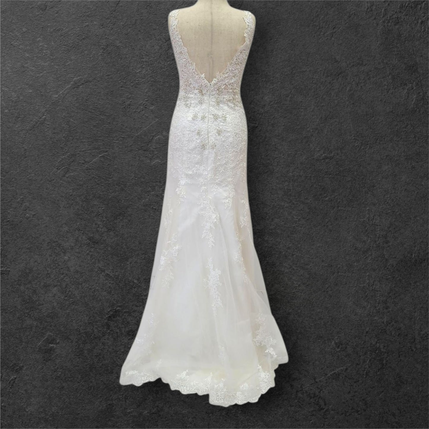 Elegant Fitted Wedding Dress with Low V-Back
