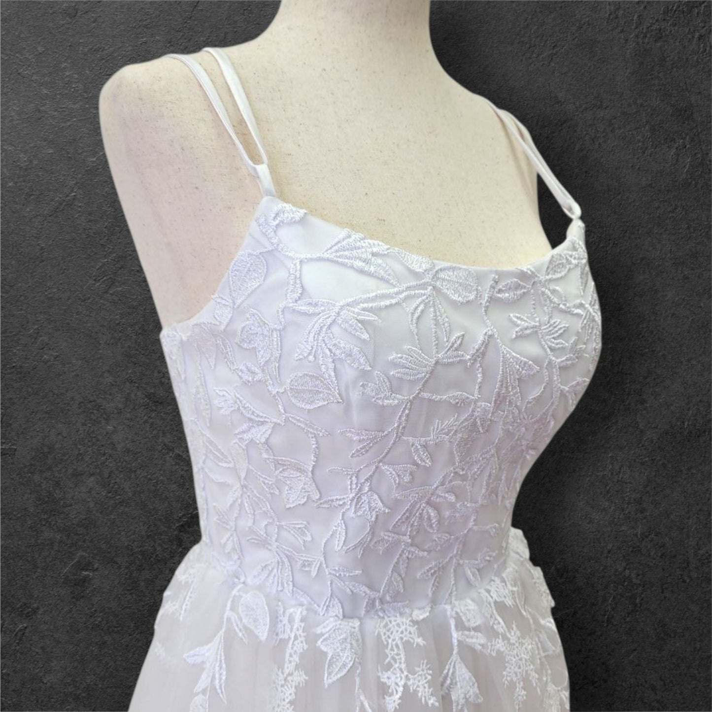 Vine Patterned Scoop Neck Wedding Dress with Tulle Skirt