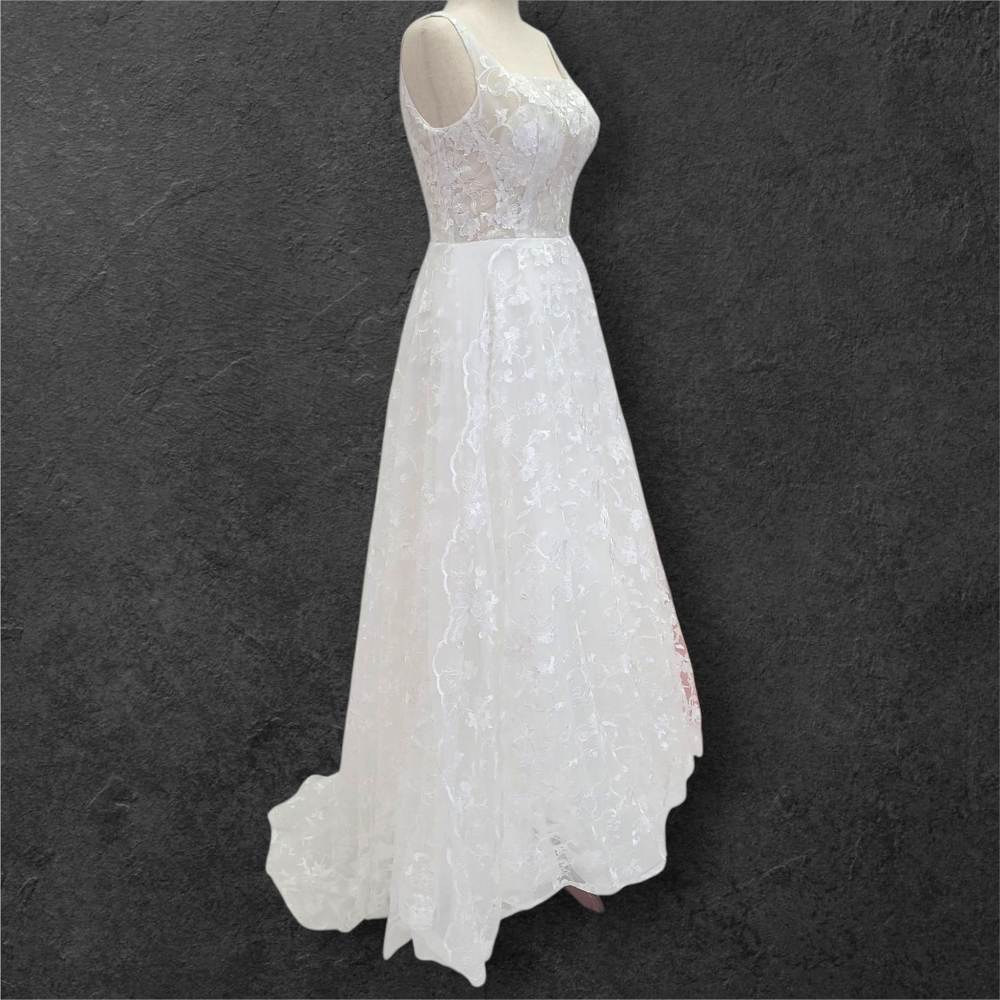 Ballgown Scoop Neck Wedding Dress with Floral Embroidery