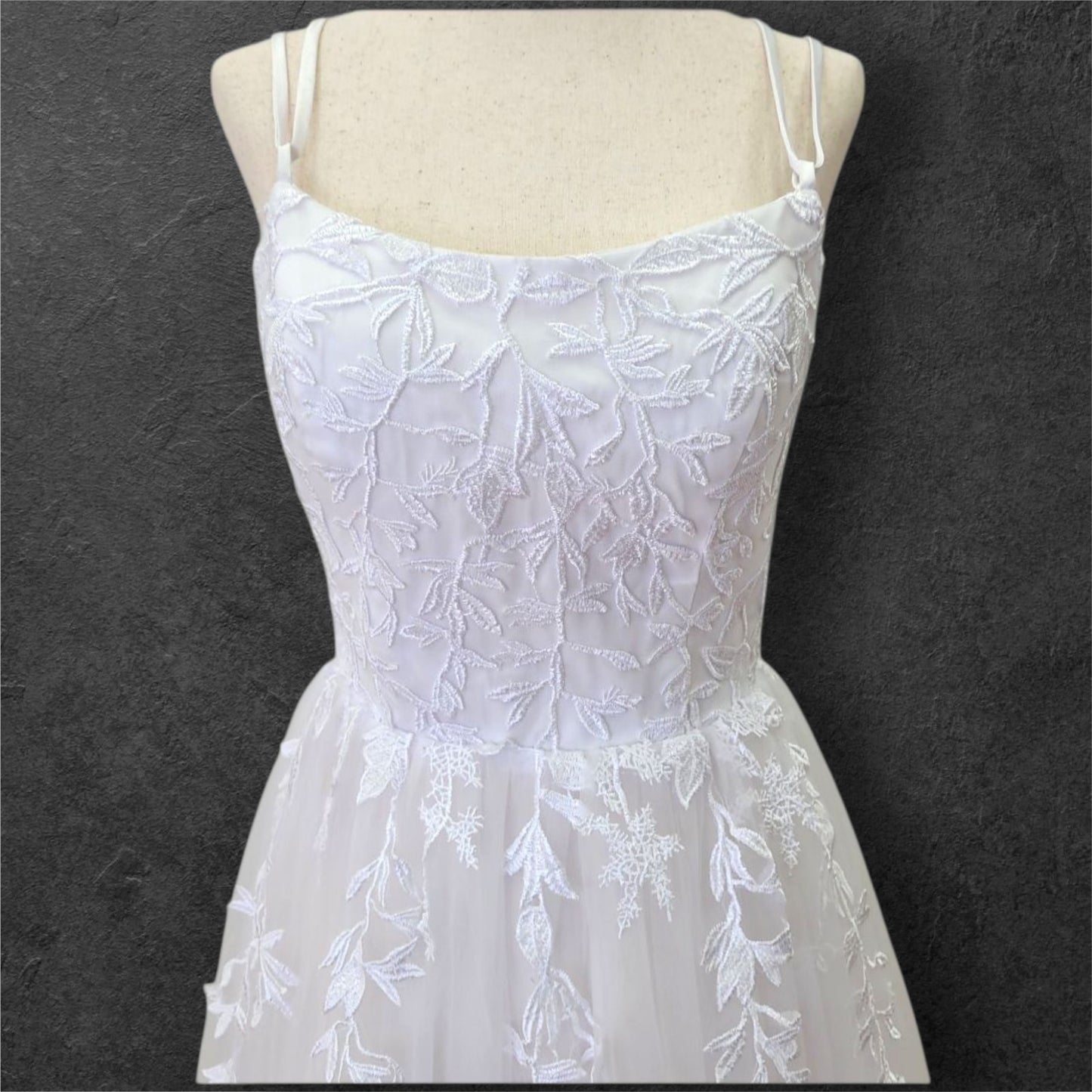 Vine Patterned Scoop Neck Wedding Dress with Tulle Skirt