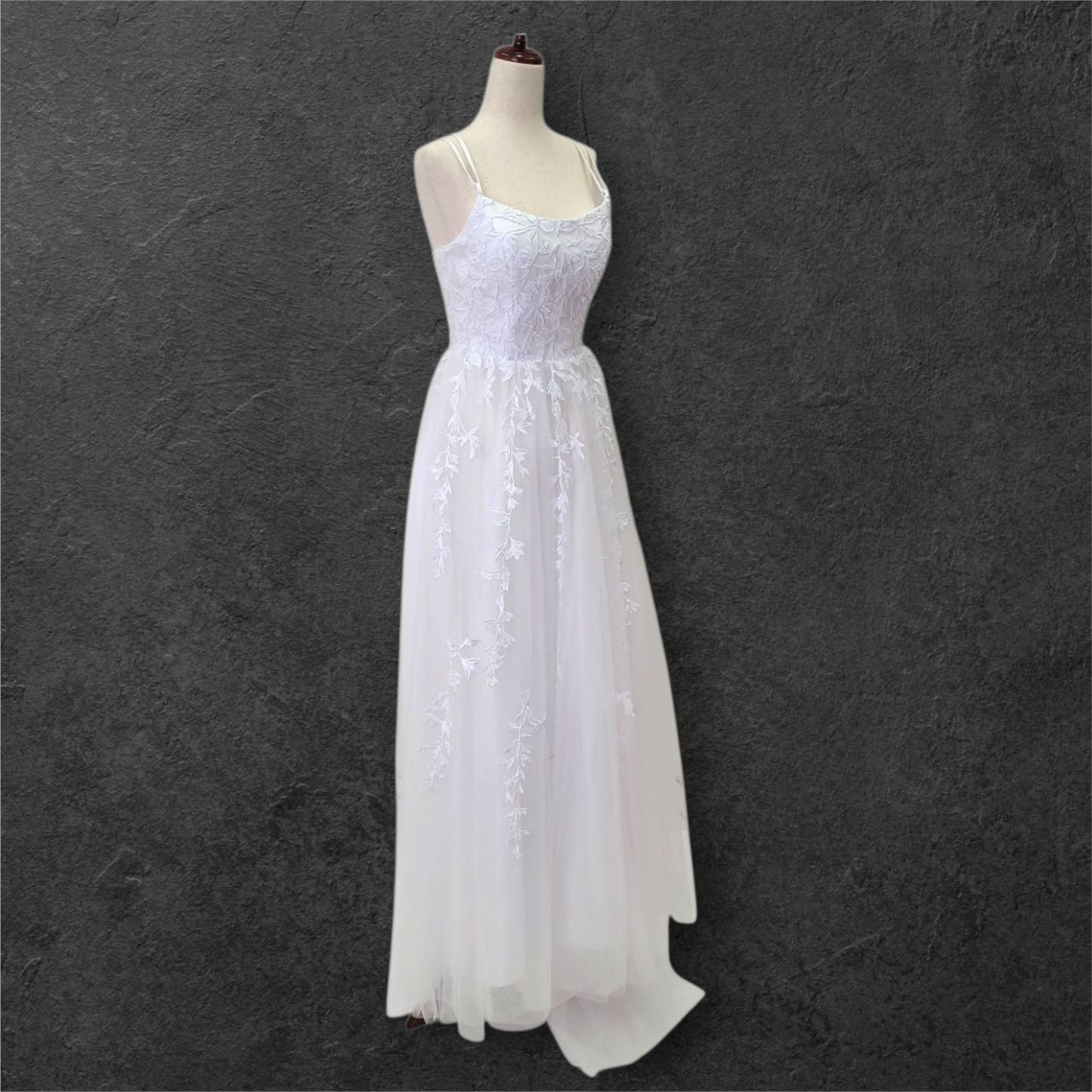 Vine Patterned Scoop Neck Wedding Dress with Tulle Skirt
