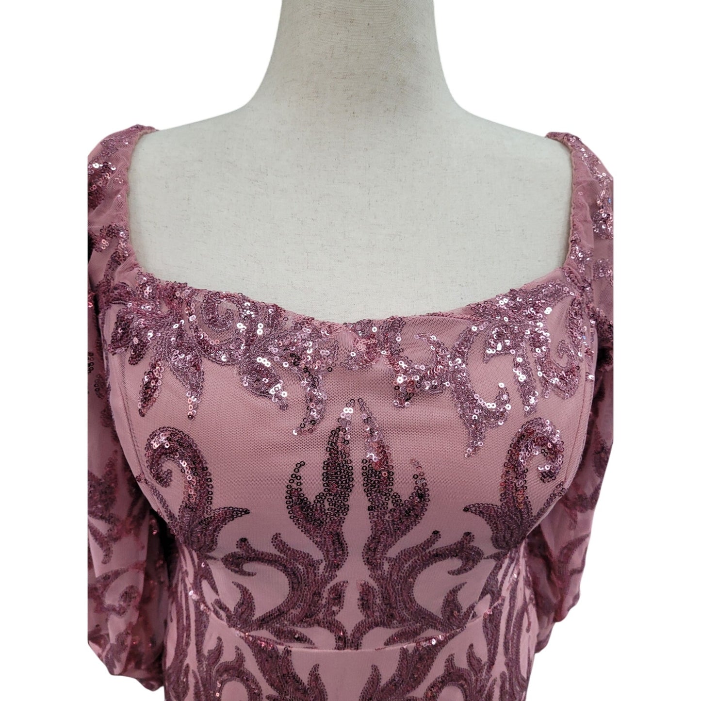 Long Sleeved Patterned Sequin Gown Size 18
