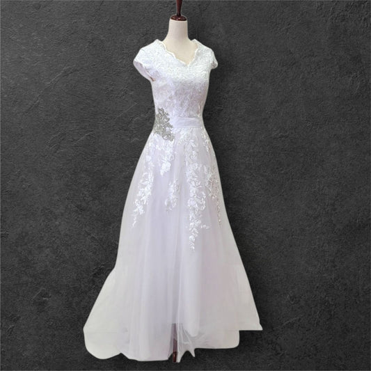 Cap Sleeve A Line Wedding Dress with Floral Appliques on Tulle Skirt with Silver Side Broach